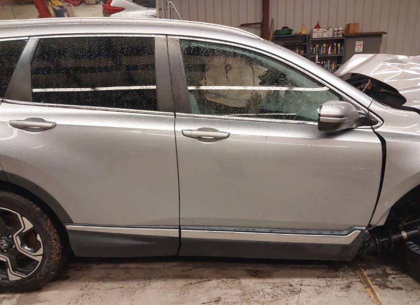 Photo 13 of 2017 Honda Cr-v TOURING (VIN 2HKRW2H94HH637086)