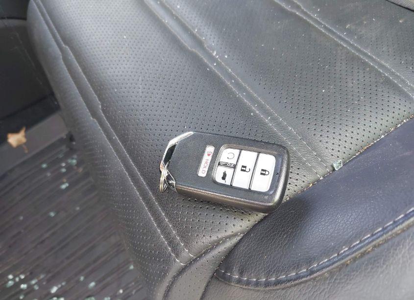 Photo 11 of 2021 Honda Cr-v AWD TOURING (VIN 2HKRW2H94MH674343)