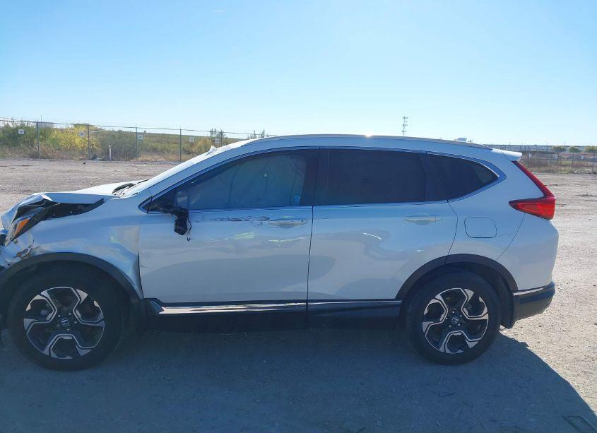 Photo 14 of 2018 Honda Cr-v TOURING (VIN 2HKRW2H96JH655739)