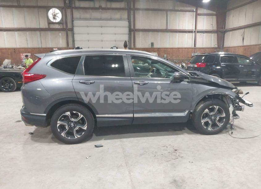 Photo 13 of 2019 Honda Cr-v TOURING (VIN 2HKRW2H9XKH630540)