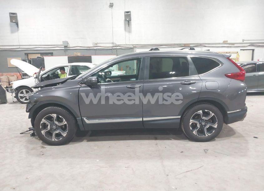 Photo 14 of 2019 Honda Cr-v TOURING (VIN 2HKRW2H9XKH630540)