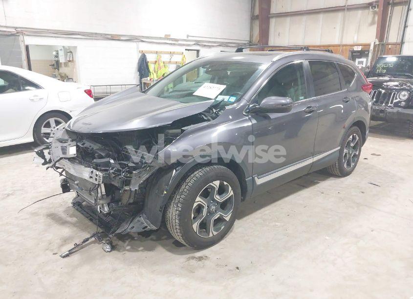 Photo 2 of 2019 Honda Cr-v TOURING (VIN 2HKRW2H9XKH630540)