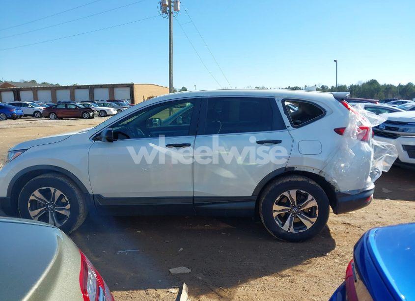 Photo 15 of 2018 Honda Cr-v LX (VIN 2HKRW5H30JH409105)