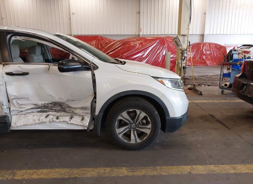 Photo 6 of 2019 Honda Cr-v LX (VIN 2HKRW5H31KH400396)