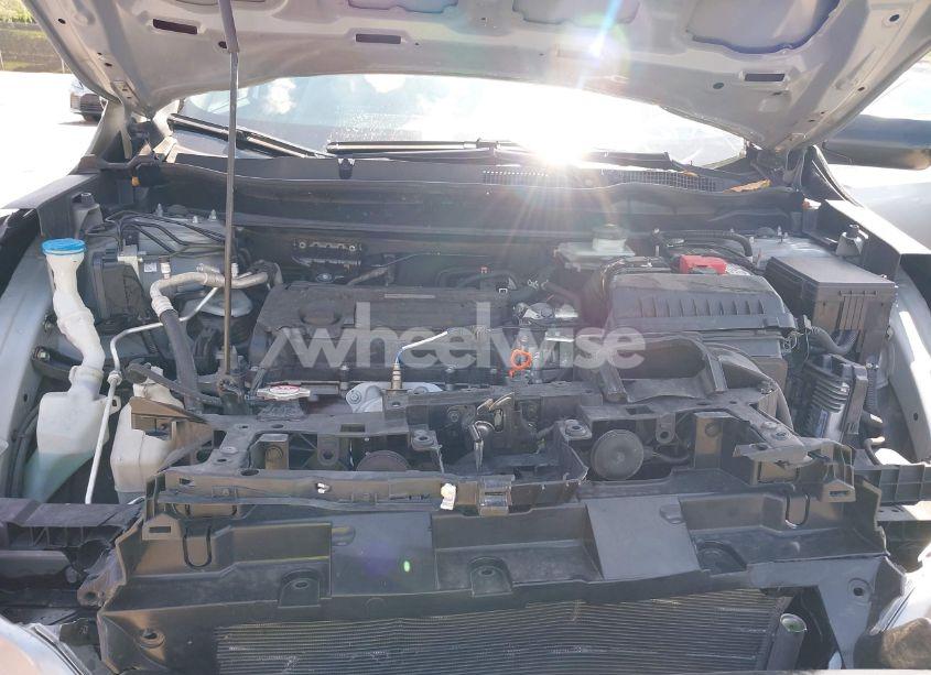 Photo 10 of 2019 Honda Cr-v LX (VIN 2HKRW5H31KH411771)