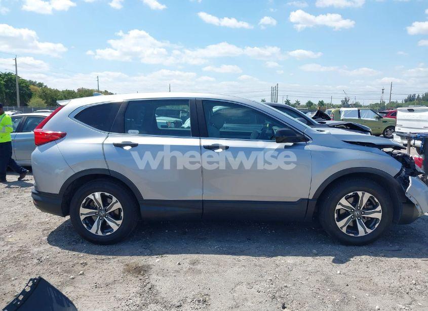 Photo 13 of 2019 Honda Cr-v LX (VIN 2HKRW5H31KH411771)