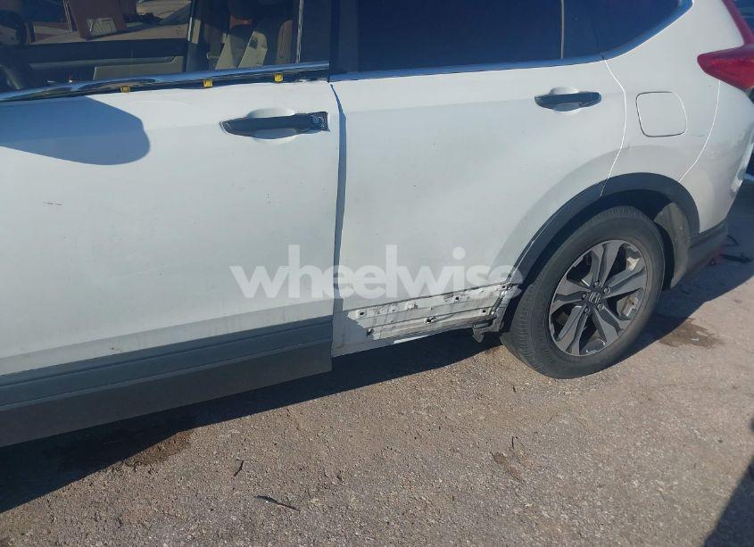 Photo 6 of 2018 Honda Cr-v LX (VIN 2HKRW5H35JH422013)