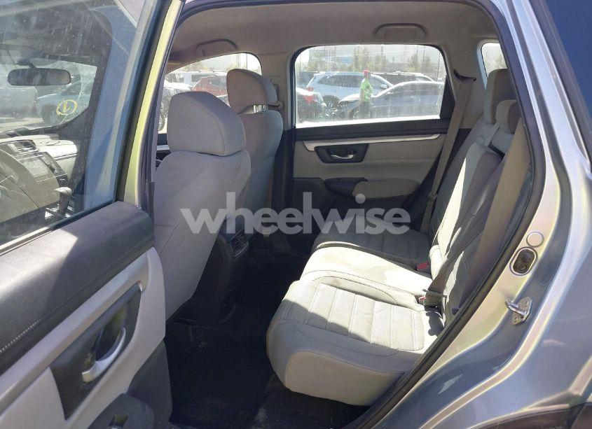 Photo 8 of 2018 Honda Cr-v LX (VIN 2HKRW5H37JH409599)