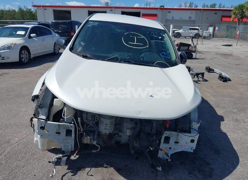 Photo 13 of 2019 Honda Cr-v LX (VIN 2HKRW5H37KH415825)