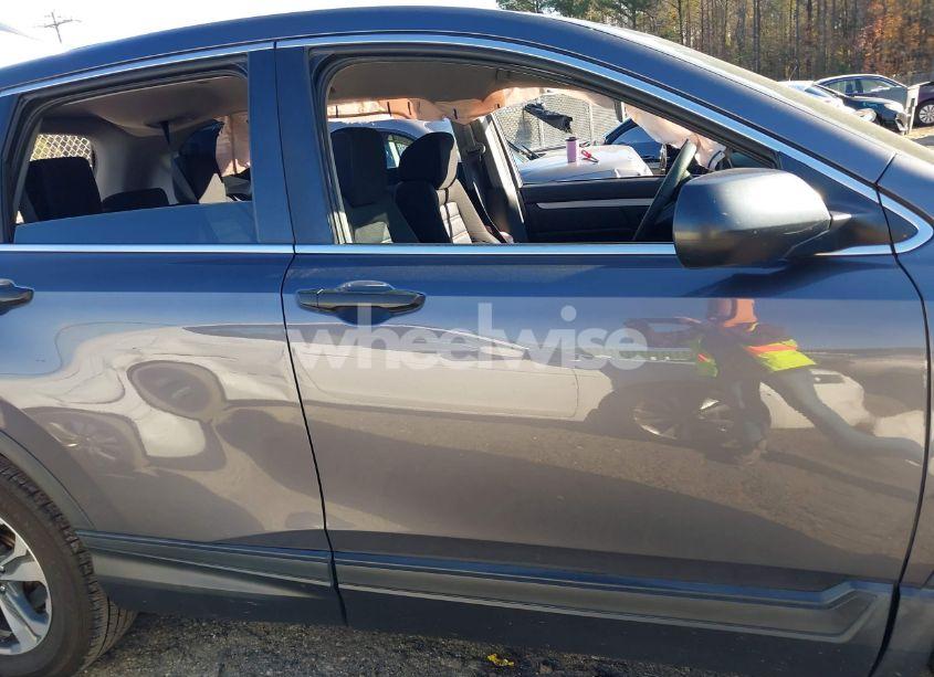 Photo 12 of 2018 Honda Cr-v LX (VIN 2HKRW5H38JH423947)