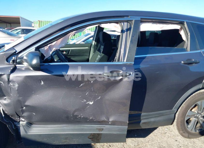 Photo 13 of 2018 Honda Cr-v LX (VIN 2HKRW5H38JH423947)