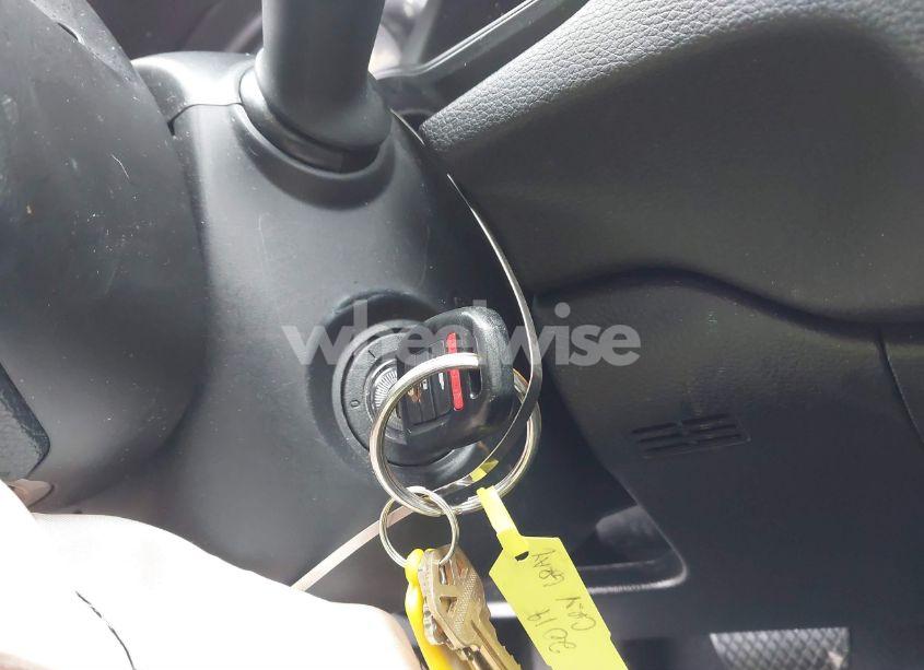 Photo 11 of 2019 Honda Cr-v LX (VIN 2HKRW5H39KH414515)