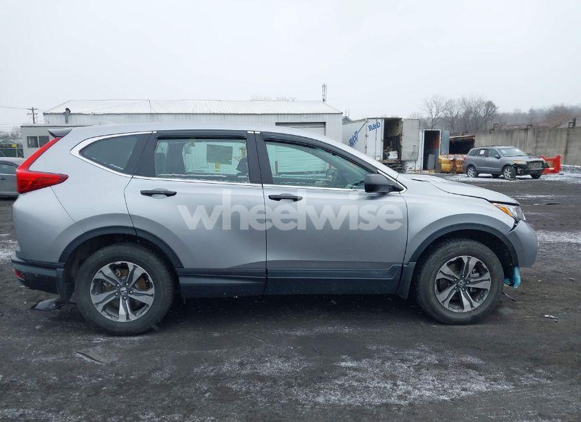 Photo 13 of 2018 Honda Cr-v LX (VIN 2HKRW6H32JH201068)