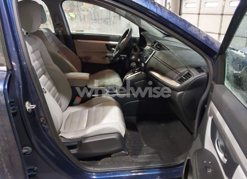 Photo 5 of 2019 Honda Cr-v LX (VIN 2HKRW6H32KH202920)