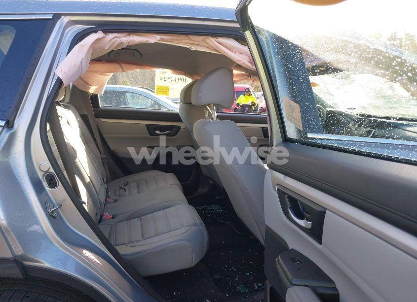 Photo 8 of 2018 Honda Cr-v LX (VIN 2HKRW6H33JH213990)