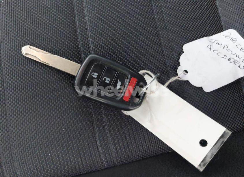 Photo 11 of 2018 Honda Cr-v LX (VIN 2HKRW6H34JH213593)