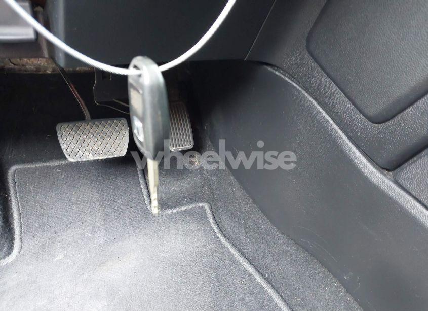 Photo 11 of 2019 Honda Cr-v LX (VIN 2HKRW6H34KH204409)