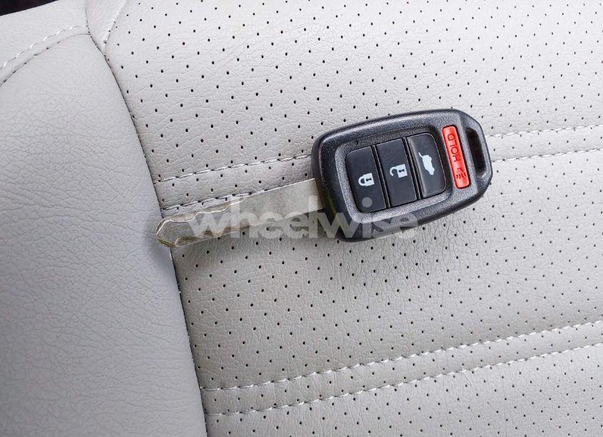 Photo 11 of 2018 Honda Cr-v LX (VIN 2HKRW6H35JH217541)