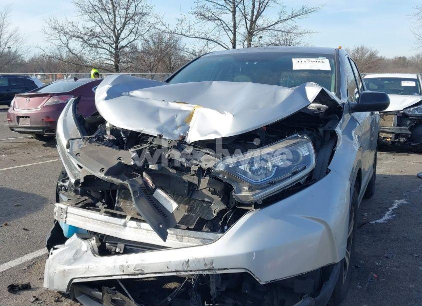 Photo 6 of 2018 Honda Cr-v LX (VIN 2HKRW6H36JH227298)