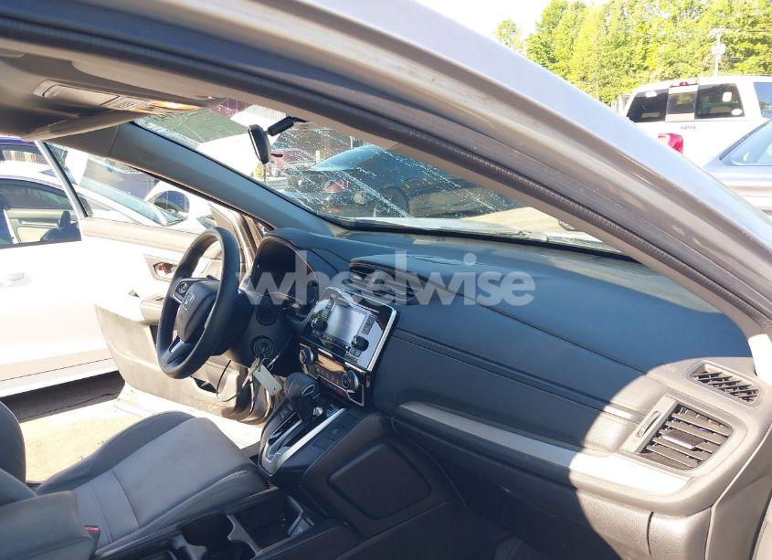 Photo 5 of 2019 Honda Cr-v LX (VIN 2HKRW6H36KH221499)