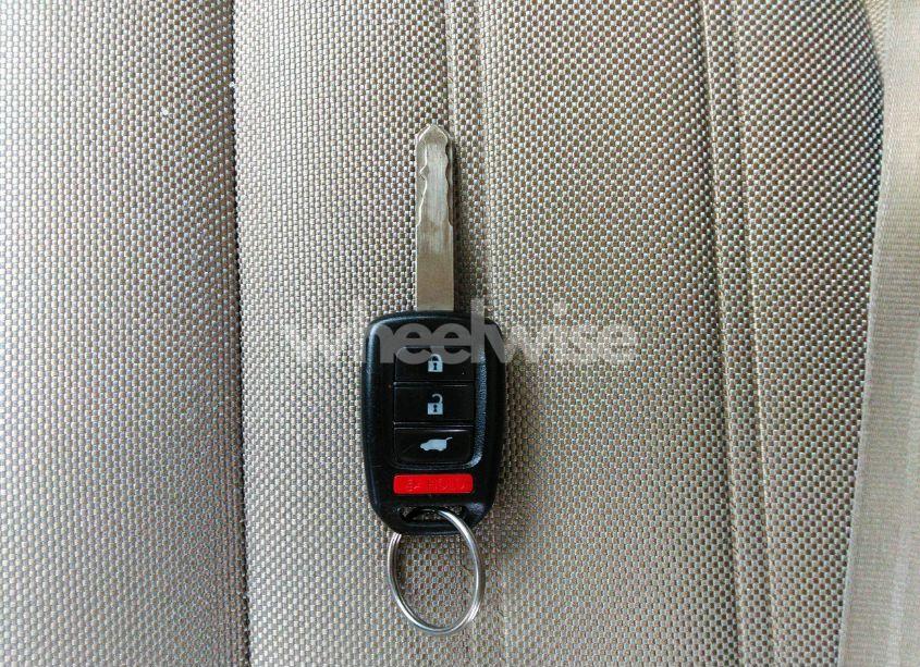 Photo 11 of 2018 Honda Cr-v LX (VIN 2HKRW6H3XJH208155)