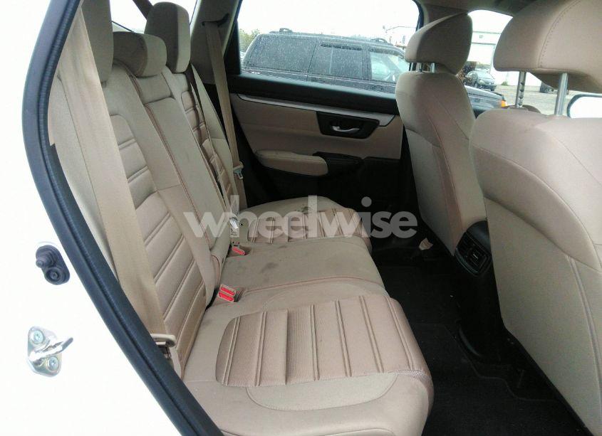 Photo 8 of 2018 Honda Cr-v LX (VIN 2HKRW6H3XJH208155)