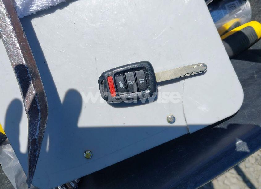 Photo 11 of 2018 Honda Cr-v LX (VIN 2HKRW6H3XJH211900)