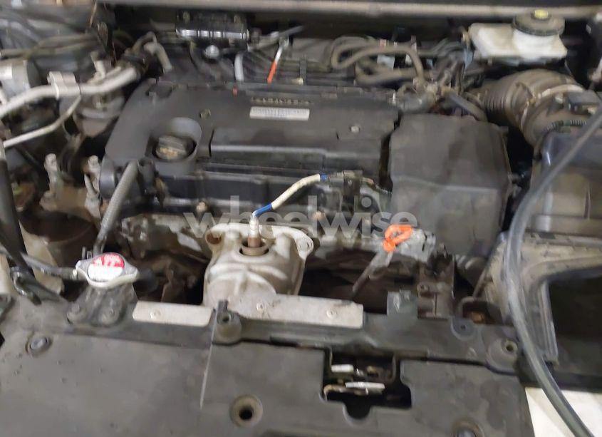 Photo 10 of 2018 Honda Cr-v LX (VIN 2HKRW6H3XJH216773)