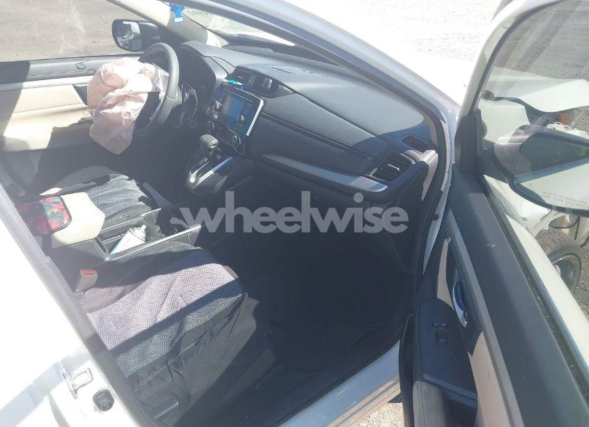 Photo 5 of 2018 Honda Cr-v LX (VIN 2HKRW6H3XJH227028)