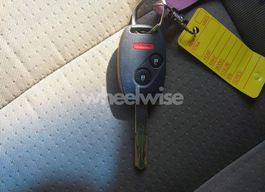 Photo 11 of 2006 Honda Pilot LX (VIN 2HKYF18106H513961)