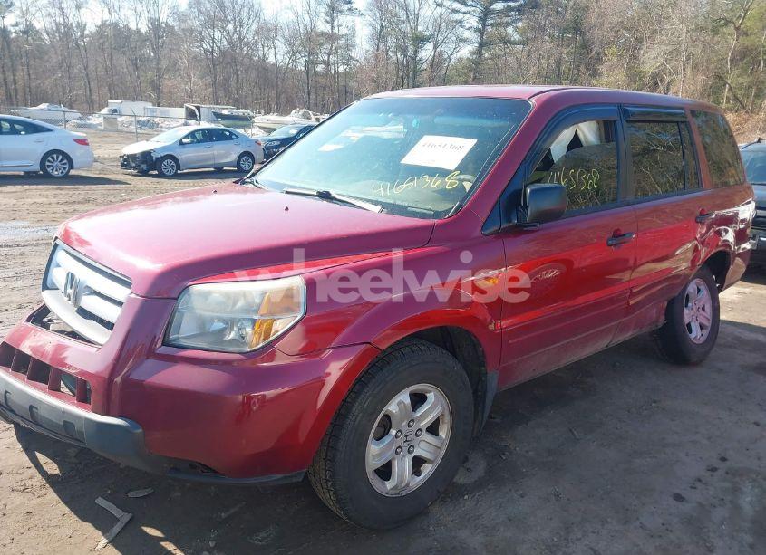 Photo 2 of 2006 Honda Pilot LX (VIN 2HKYF18106H513961)