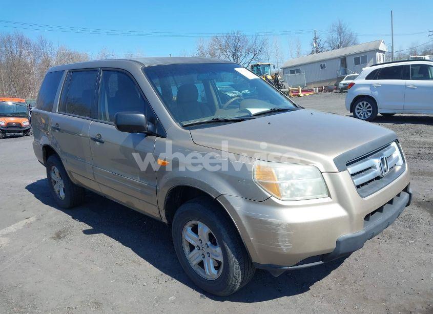 2006 Honda Pilot LX (VIN 2HKYF18106H545261) main photo