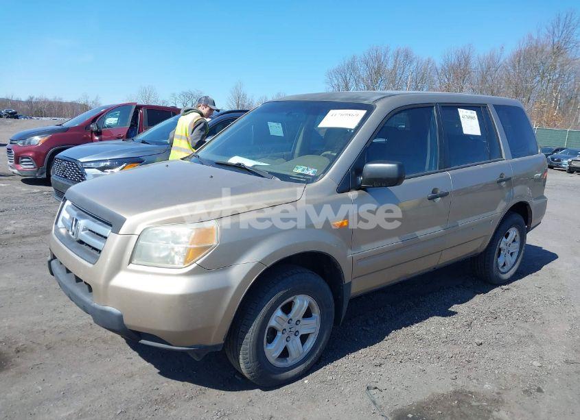 Photo 2 of 2006 Honda Pilot LX (VIN 2HKYF18106H545261)