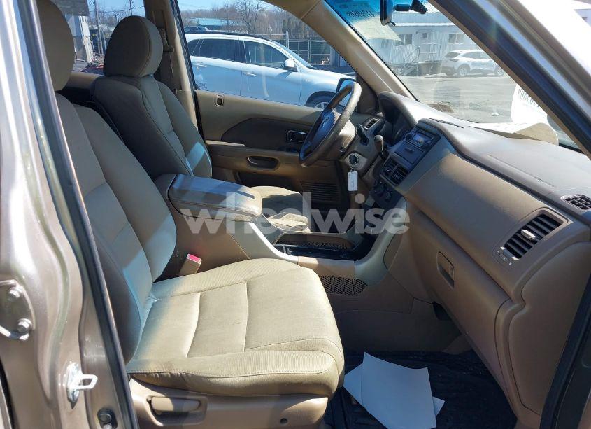 Photo 5 of 2006 Honda Pilot LX (VIN 2HKYF18106H545261)