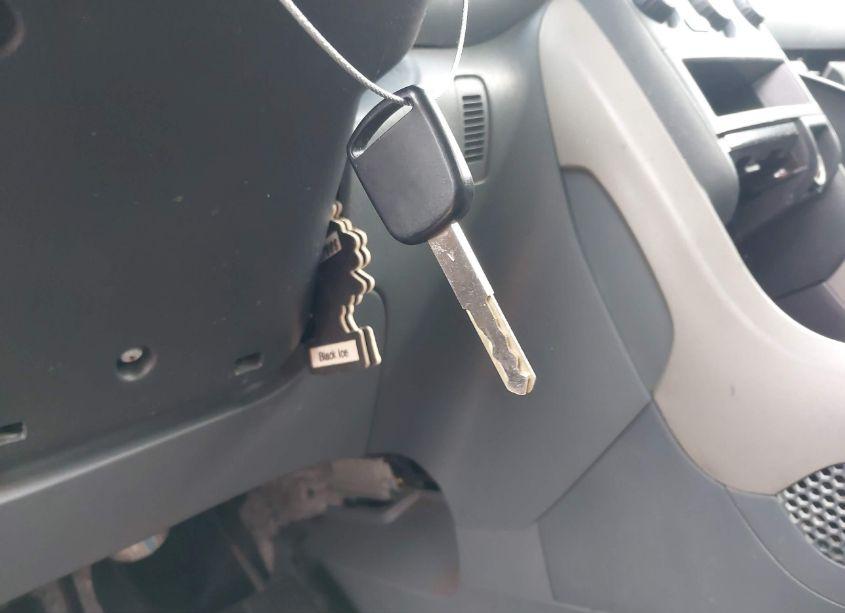 Photo 11 of 2006 Honda Pilot LX (VIN 2HKYF18116H540621)