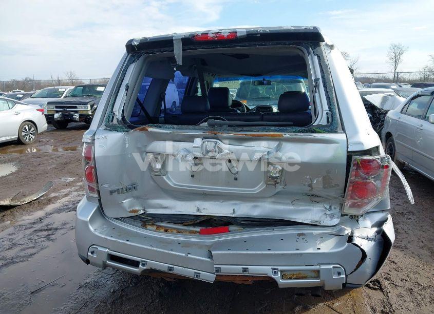 Photo 15 of 2007 Honda Pilot LX (VIN 2HKYF18117H506437)