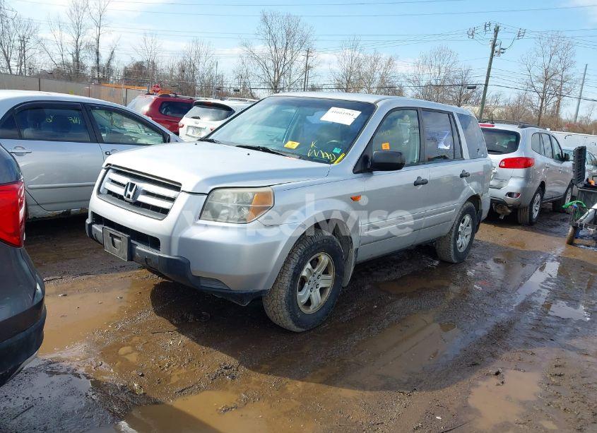 Photo 2 of 2007 Honda Pilot LX (VIN 2HKYF18117H506437)