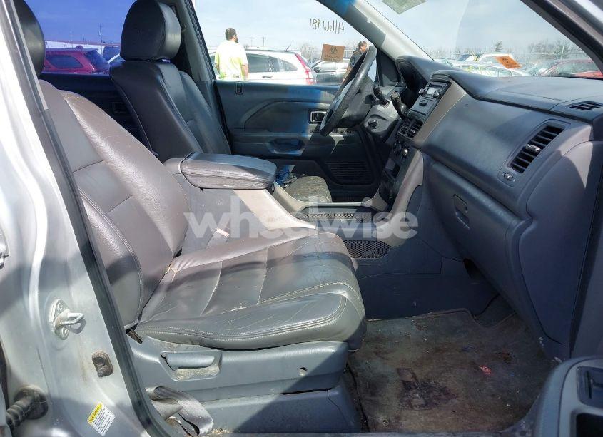 Photo 5 of 2007 Honda Pilot LX (VIN 2HKYF18117H506437)