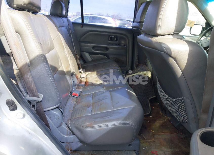 Photo 8 of 2007 Honda Pilot LX (VIN 2HKYF18117H506437)