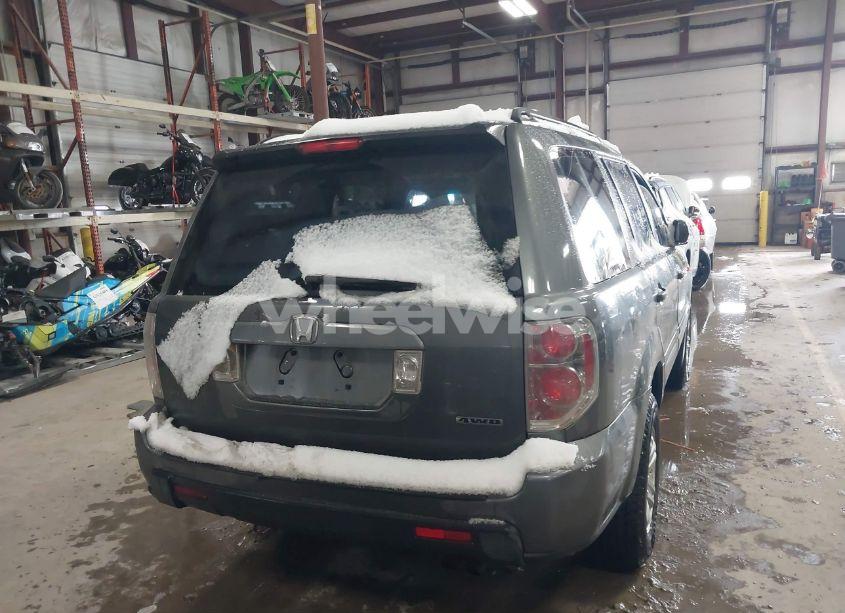 Photo 16 of 2007 Honda Pilot LX (VIN 2HKYF18117H508317)