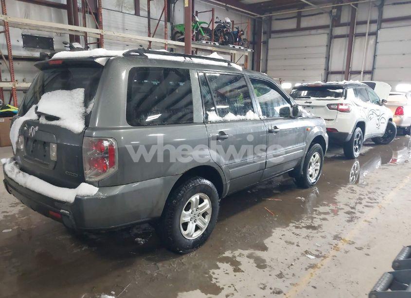 Photo 4 of 2007 Honda Pilot LX (VIN 2HKYF18117H508317)