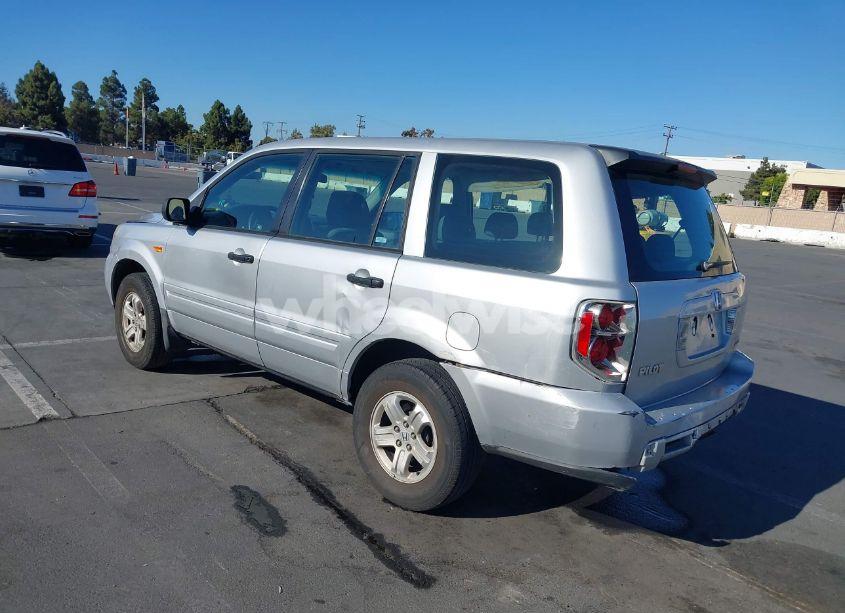 Photo 3 of 2007 Honda Pilot LX (VIN 2HKYF18117H512738)