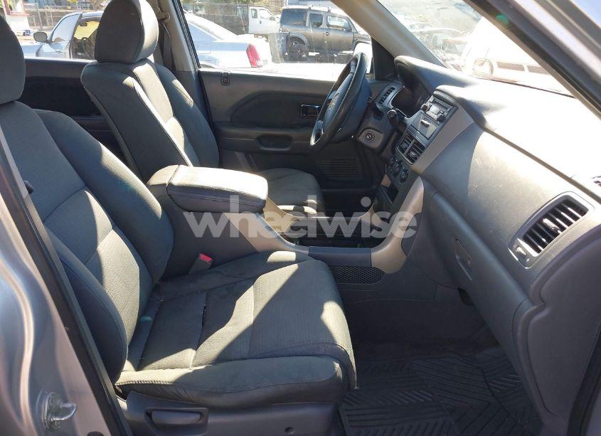 Photo 5 of 2007 Honda Pilot LX (VIN 2HKYF18117H512738)