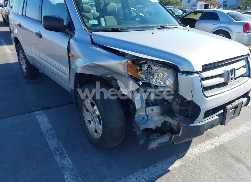 Photo 6 of 2007 Honda Pilot LX (VIN 2HKYF18117H512738)