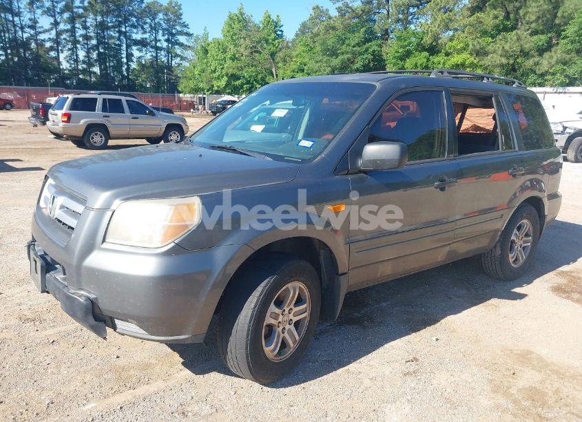 Photo 2 of 2007 Honda Pilot LX (VIN 2HKYF18117H530057)