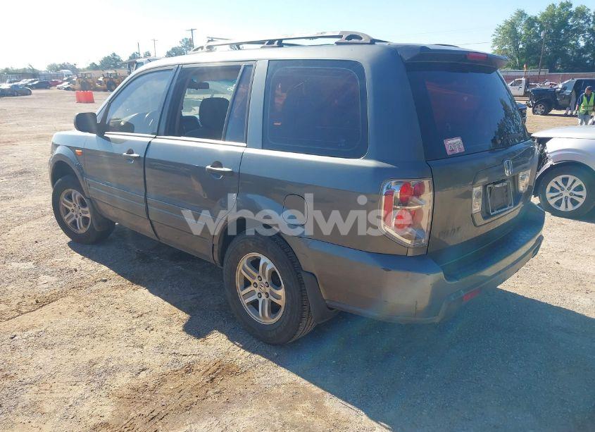 Photo 3 of 2007 Honda Pilot LX (VIN 2HKYF18117H530057)