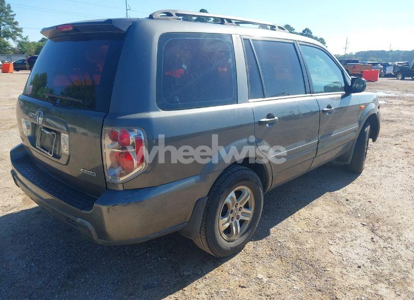 Photo 4 of 2007 Honda Pilot LX (VIN 2HKYF18117H530057)