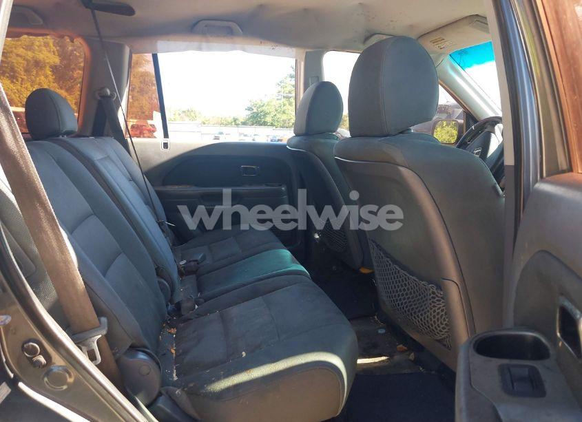 Photo 8 of 2007 Honda Pilot LX (VIN 2HKYF18117H530057)