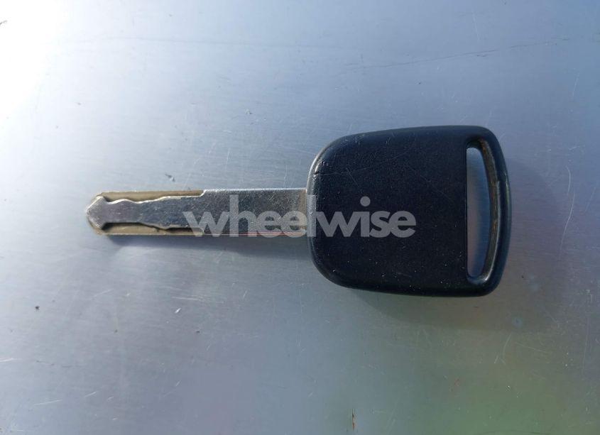 Photo 11 of 2005 Honda Pilot LX (VIN 2HKYF18125H532381)