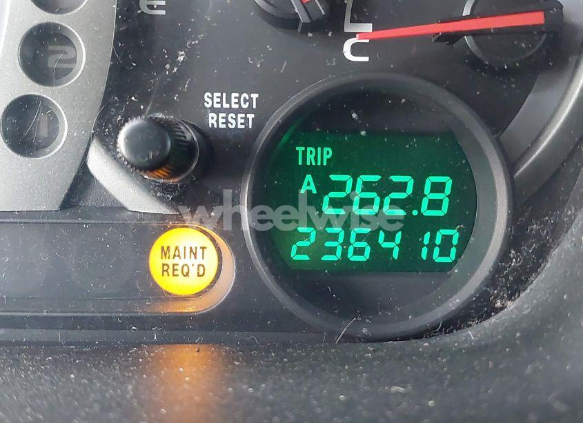 Photo 7 of 2005 Honda Pilot LX (VIN 2HKYF18125H532381)